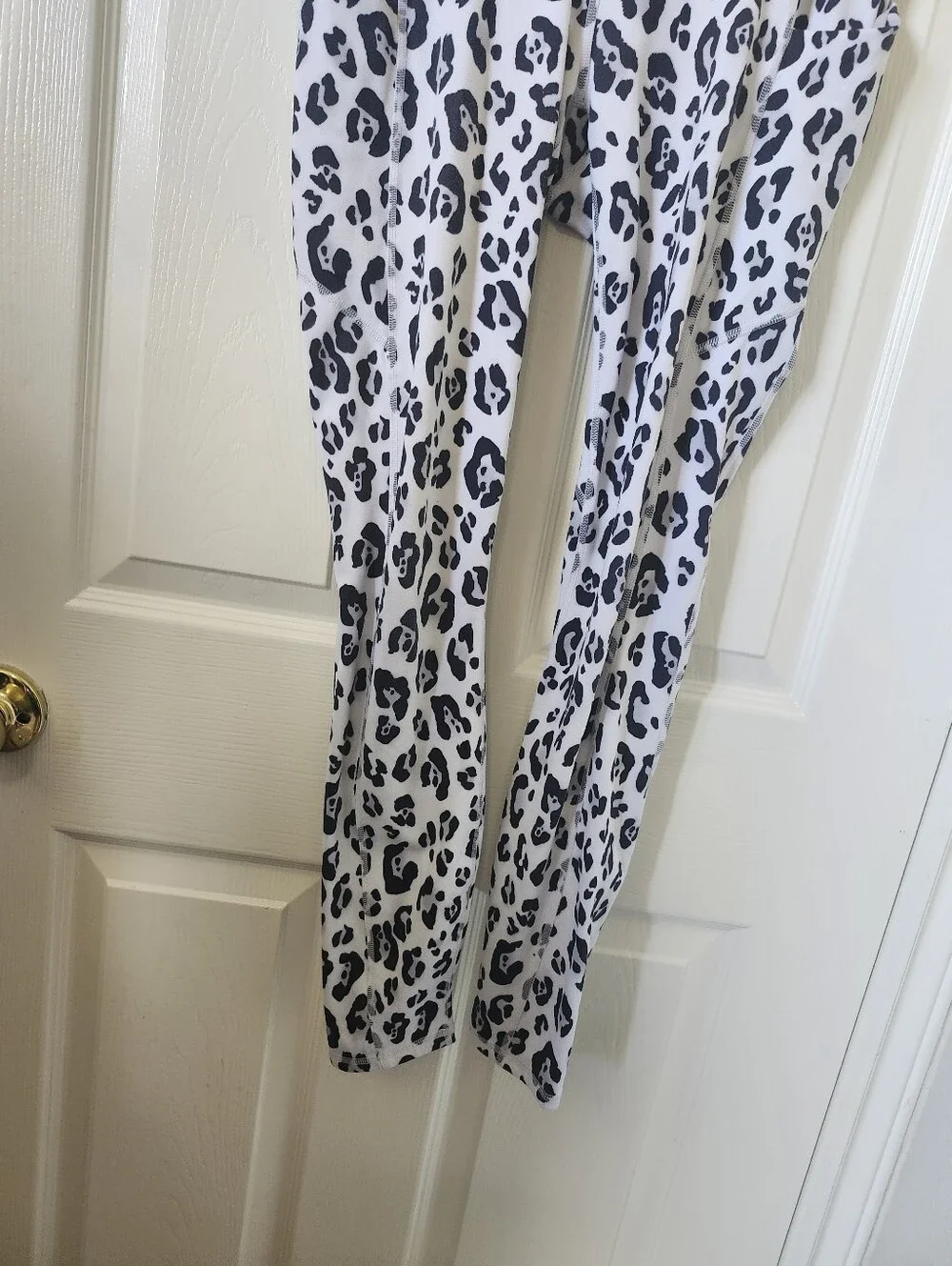 Fabletics Oasis White Leopard Print Leggings - Black Spot Pattern